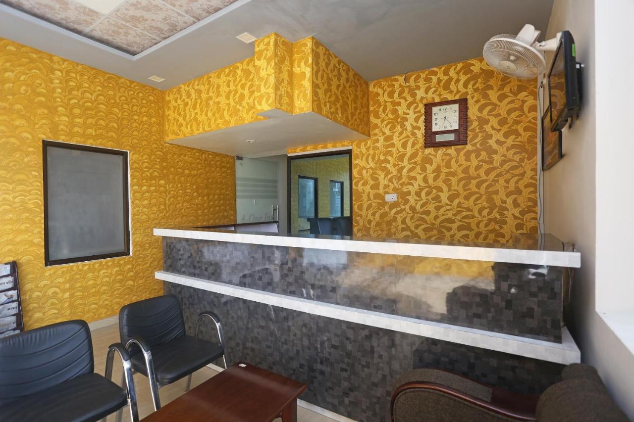 Oyo 18301 Hotel A-One Alwar Luaran gambar