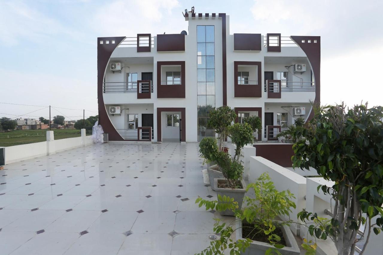 Oyo 18301 Hotel A-One Alwar Luaran gambar