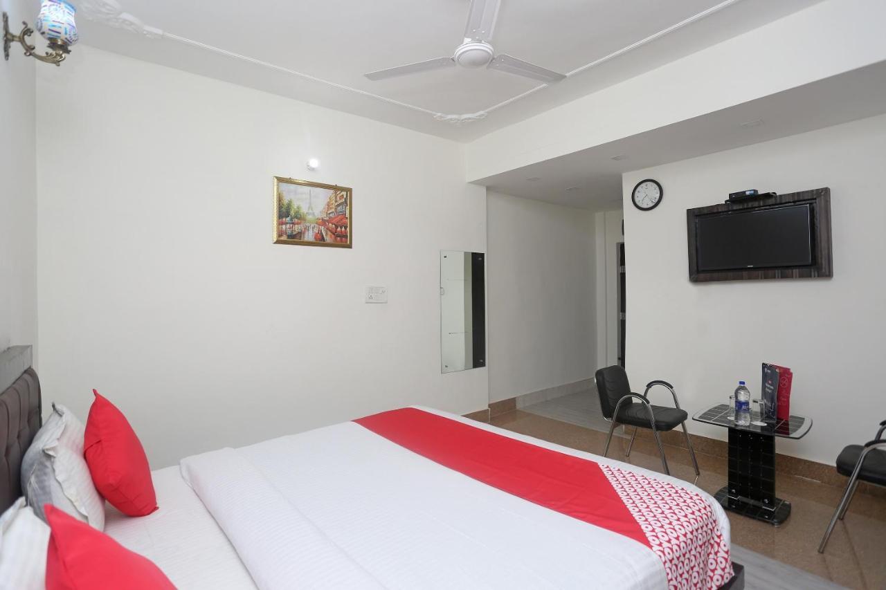 Oyo 18301 Hotel A-One Alwar Luaran gambar