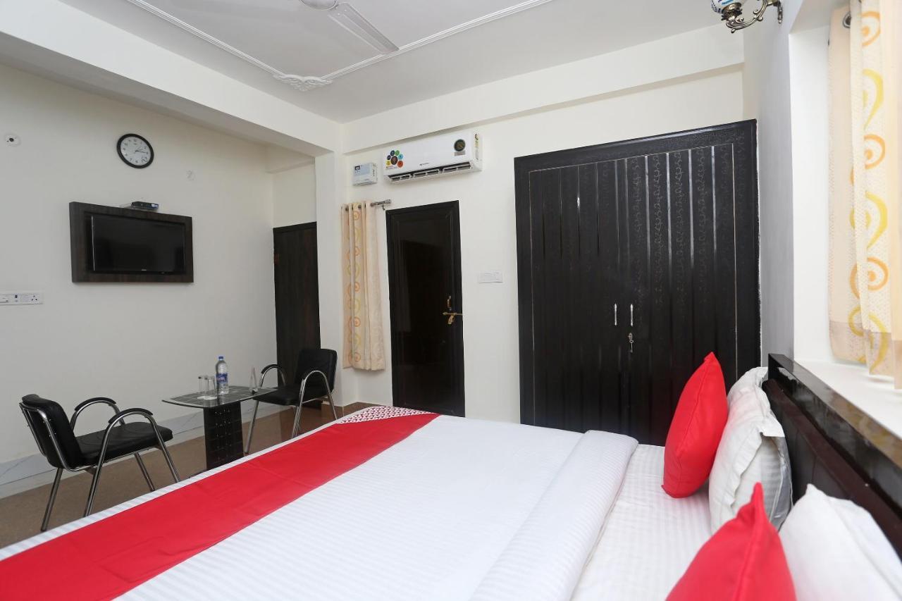 Oyo 18301 Hotel A-One Alwar Luaran gambar