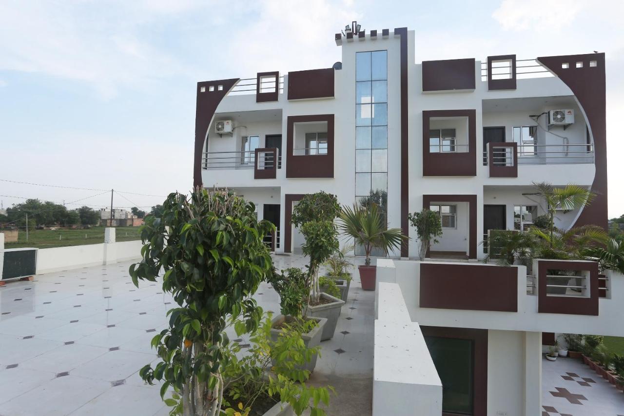 Oyo 18301 Hotel A-One Alwar Luaran gambar