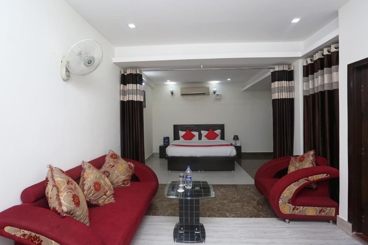 Oyo 18301 Hotel A-One Alwar Luaran gambar