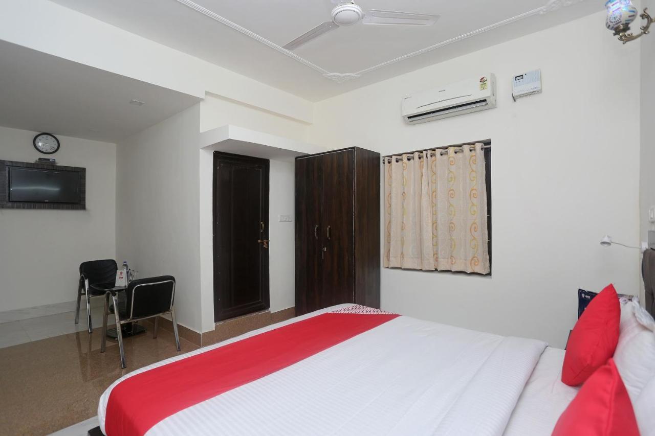 Oyo 18301 Hotel A-One Alwar Luaran gambar